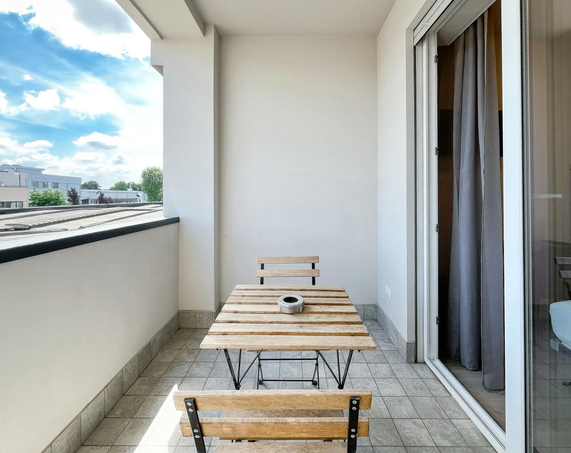 Rrrapido Colorful Rooms - Assago Exterior photo